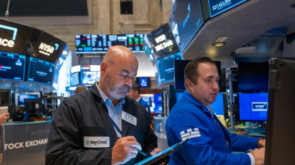 Wall Street finit en ordre dispers&eacute;, record pour le Dow Jones