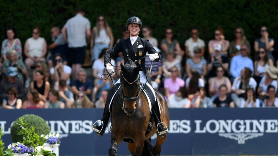 Balve: Von Bredow-Werndl gewinnt Grand Prix Special souver&auml;n