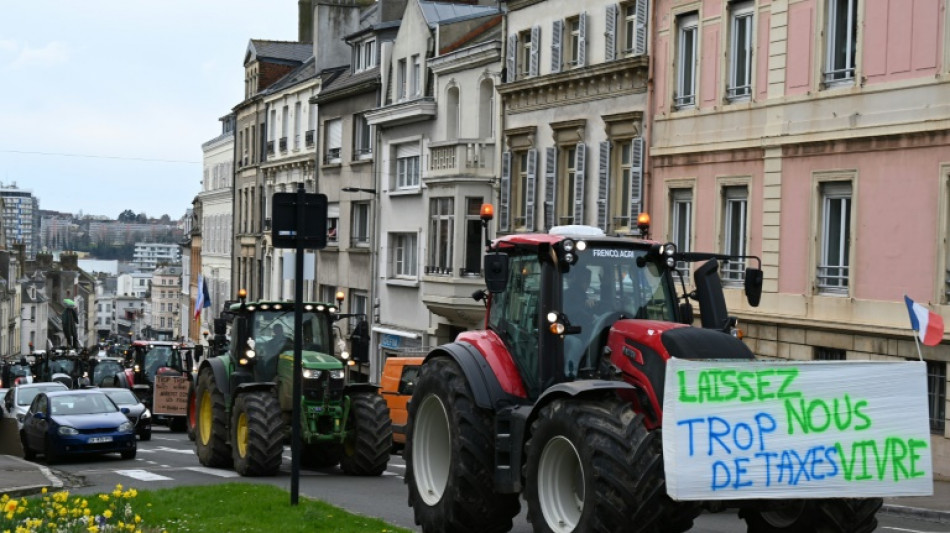 Agriculteurs et p&ecirc;cheurs manifestent dans le Pas-de-Calais