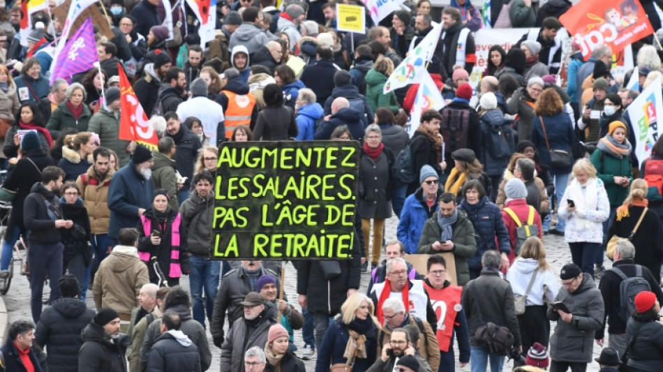 Retraites: forte mobilisation dans la rue pour le deuxi&egrave;me round syndical
