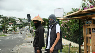 El presidente franc&eacute;s trata de restaurar la calma tras disturbios de Nueva Caledonia