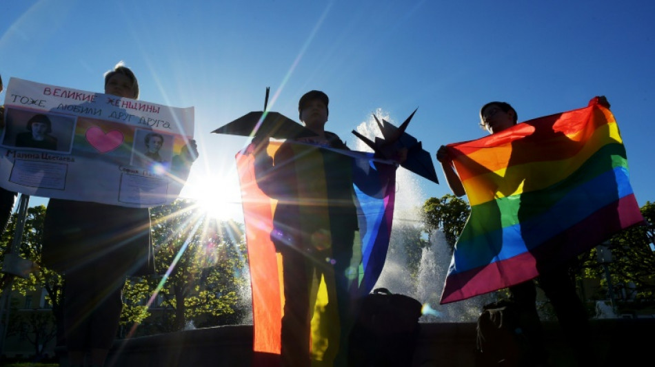 Arrestos en una editorial de Rusia por "propaganda LGTB"