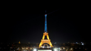 Vier Jahre Krieg: Eiffelturm leuchtet in ukrainischen Nationalfarben