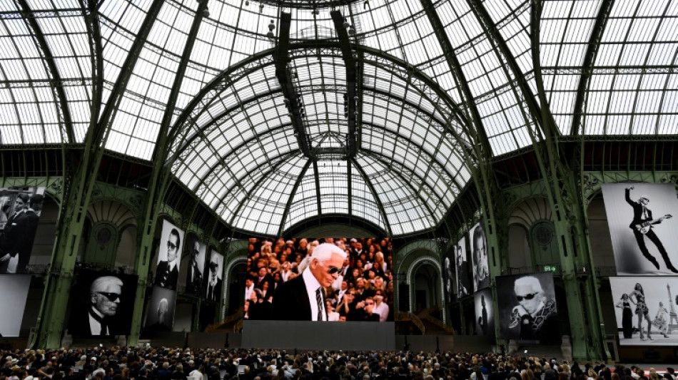 Schauspieler Daniel Br&uuml;hl verk&ouml;rpert Modesch&ouml;pfer Karl Lagerfeld in neuer Serie