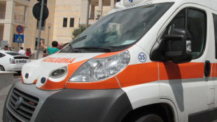 Un uomo muore travolto da un ramo che si &egrave; spezzato per il vento