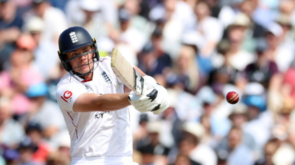 England's Smith stuns India with blistering century in second Test