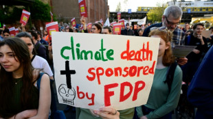 Klimaaktivisten demonstrieren gegen "FDP-Blockade" beim Klimaschutz