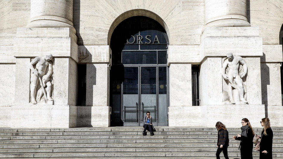 Borsa: Milano tiene con l'Europa, guarda alla partita dei dazi