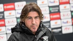 Calcio: Sa Pinto controcorrente, va ad allenare in Iran