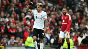 Angleterre: Liverpool mate Old Trafford, Chelsea accroch&eacute; chez lui