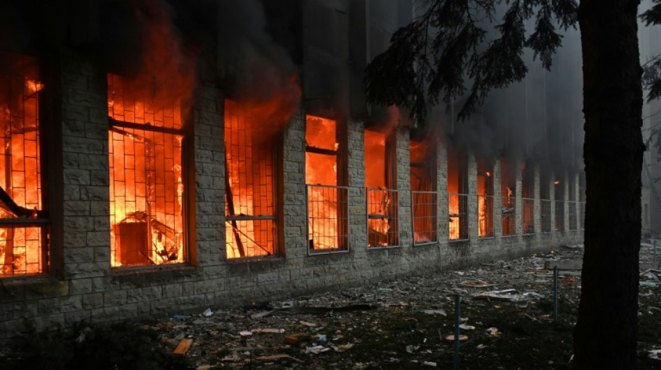 Bombardeios na Ucr&acirc;nia e na R&uacute;ssia matam civis