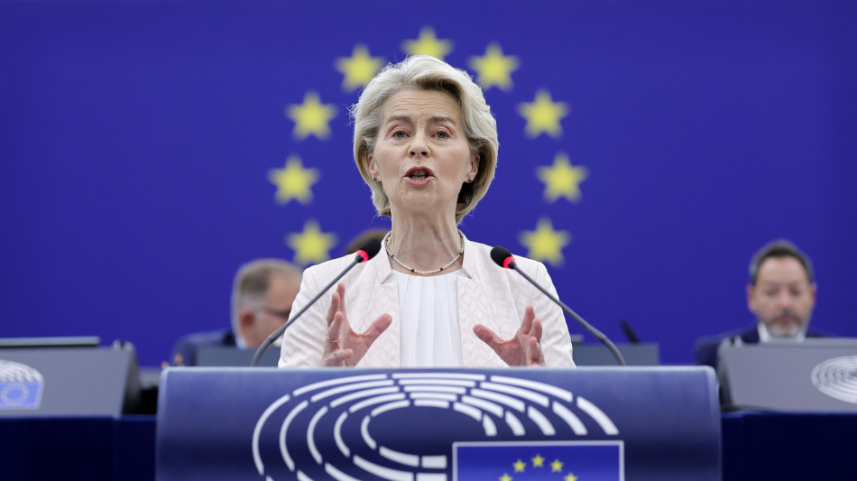 Von der Leyen, 'non lascer&ograve; che estremismi distruggano Ue'