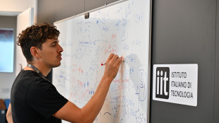 In Italia primo volo al mondo di robot umanoide con propulsione