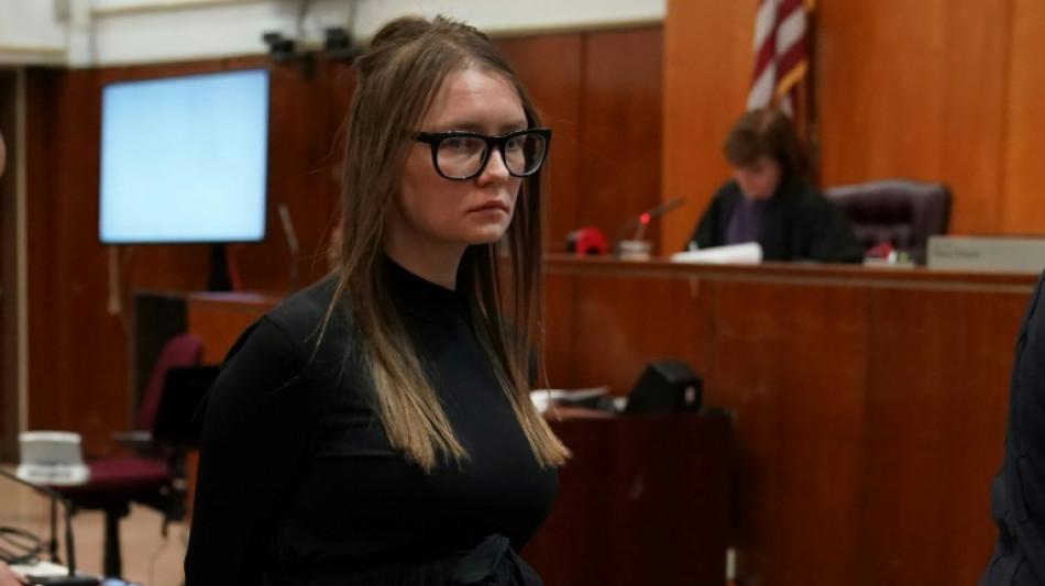 La fausse millionnaire Anna Sorokin qui a tromp&eacute; New York reste aux Etats-Unis 