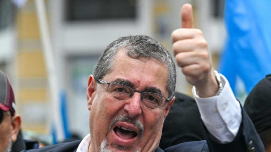 Ar&eacute;valo, a punto de asumir la presidencia de Guatemala pese a la arremetida judicial