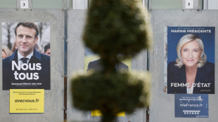 Pr&eacute;sidentielle: Sarkozy et Jospin voteront Macron, Le Pen l'attaque sur les retraites