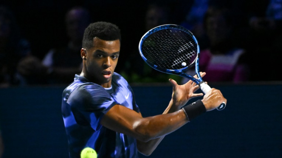 ATP: Fils s'offre Tsitsipas &agrave; B&acirc;le, Mpetshi Perricard poursuit son chemin