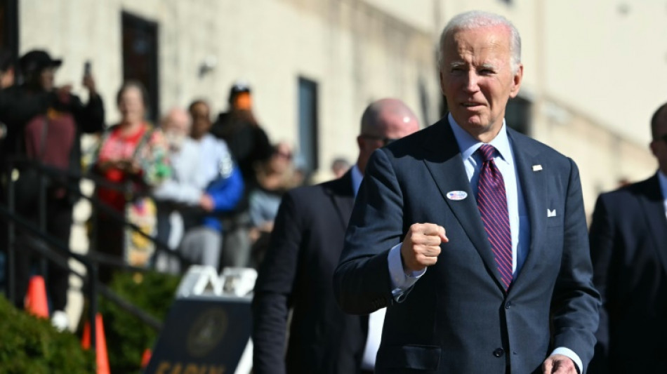 Biden vota antecipadamente nas elei&ccedil;&otilde;es presidenciais dos EUA