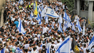 Zehntausende ultranationalistische Israelis ziehen durch Jerusalem