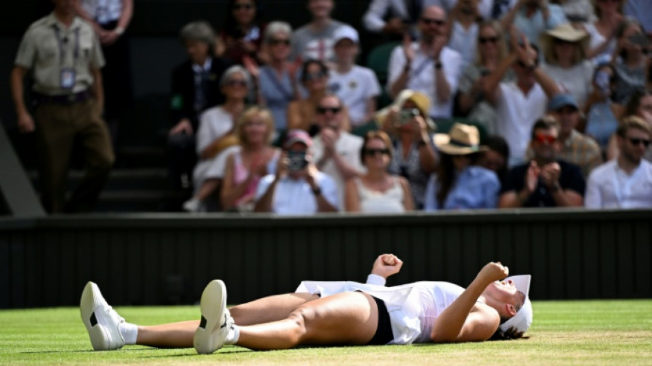 Swiatek massacra Anisimova (6-0 e 6-0) e conquista Wimbledon pela 1ª vez