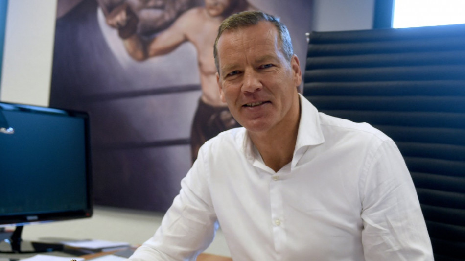 Maske &uuml;bt Kritik an Box-Ausbildung in Deutschland