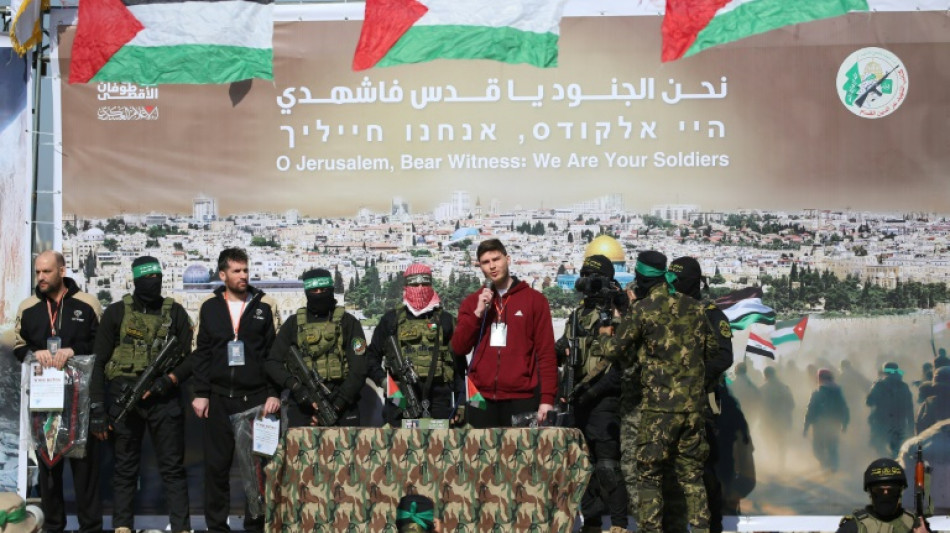 Tr&ecirc;s ref&eacute;ns israelenses s&atilde;o libertados em troca de presos palestinos