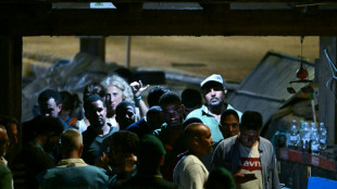 Los guardacostas italianos rescatan a decenas de migrantes, pero hallan dos muertos