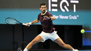 Tennis: &agrave; 39 ans, Djokovic d&eacute;croche &agrave; P&eacute;kin son 102e titre apr&egrave;s l'abandon d'Alex de Minaur
