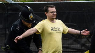 Britische Polizei &auml;u&szlig;ert Bedauern nach Festnahme von Monarchie-Gegnern