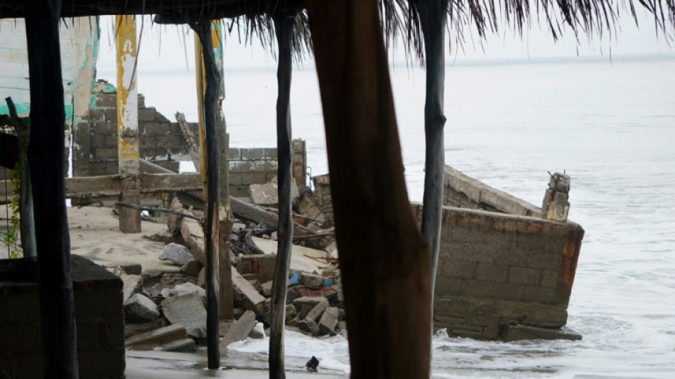 Furac&atilde;o John, rebaixado para tempestade tropical, deixa dois mortos no M&eacute;xico