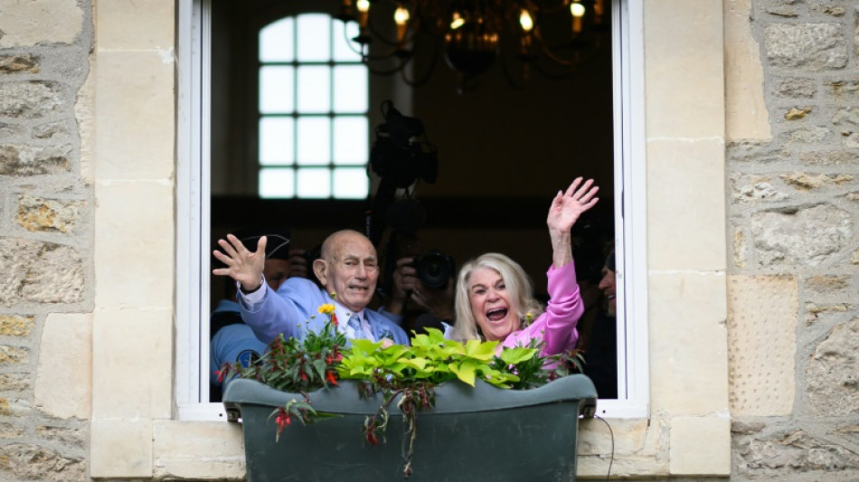 Normandie: un v&eacute;t&eacute;ran am&eacute;ricain centenaire et sa fianc&eacute;e se sont dit "oui"