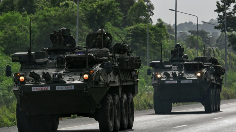 Tail&acirc;ndia e Camboja se atacam com ca&ccedil;as e artilharia em disputa com 11 mortos