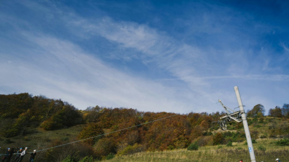 "Le courage de tourner la page": quand un village d&eacute;mant&egrave;le son vieux t&eacute;l&eacute;ski