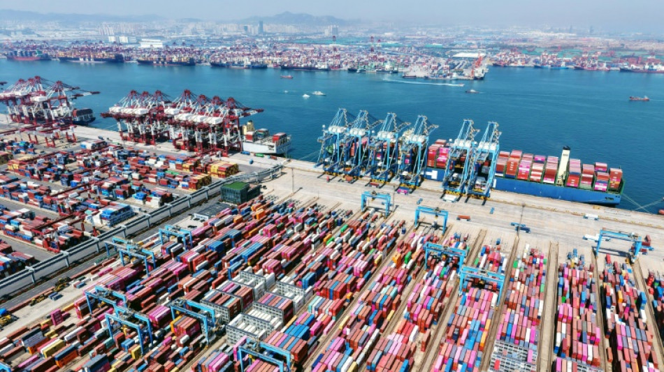 EUA afirma que 40 pa&iacute;ses servem de base para reenvio de produtos chineses
