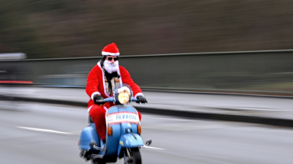 Sachsen: Betrunkener im Weihnachtsmann-Kost&uuml;m auf Moped erwischt - F&uuml;hrerschein weg