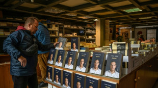 Ex-primeiro-ministro grego publica livro de memórias e aumenta especulações de retorno à política