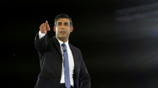 Course &agrave; Downing Street: Sunak qualifi&eacute;, Johnson dans les starting-blocks