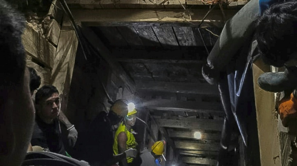 Dezoito trabalhadores presos em mina s&atilde;o resgatados na Col&ocirc;mbia