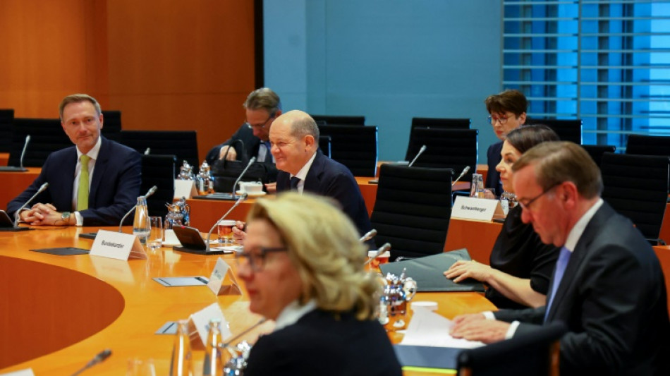 Linke und Union gegen m&ouml;gliche 3000-Euro-Pr&auml;mie f&uuml;r Regierungsmitglieder