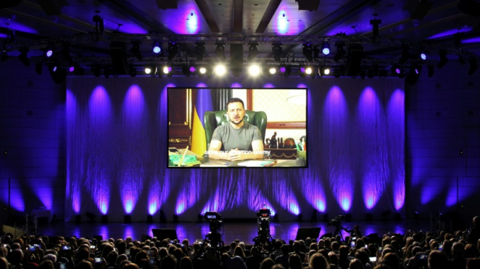 Selenskyj beschw&ouml;rt auf Frankfurter Buchmesse Bedeutung von Wissen und Information