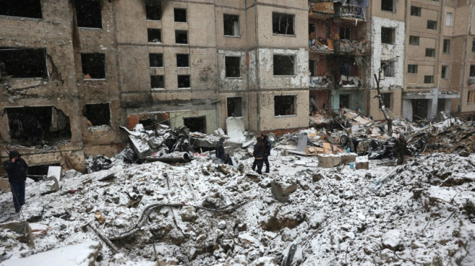 R&uacute;ssia busca sufocar a Ucr&acirc;nia com bombardeios maci&ccedil;os