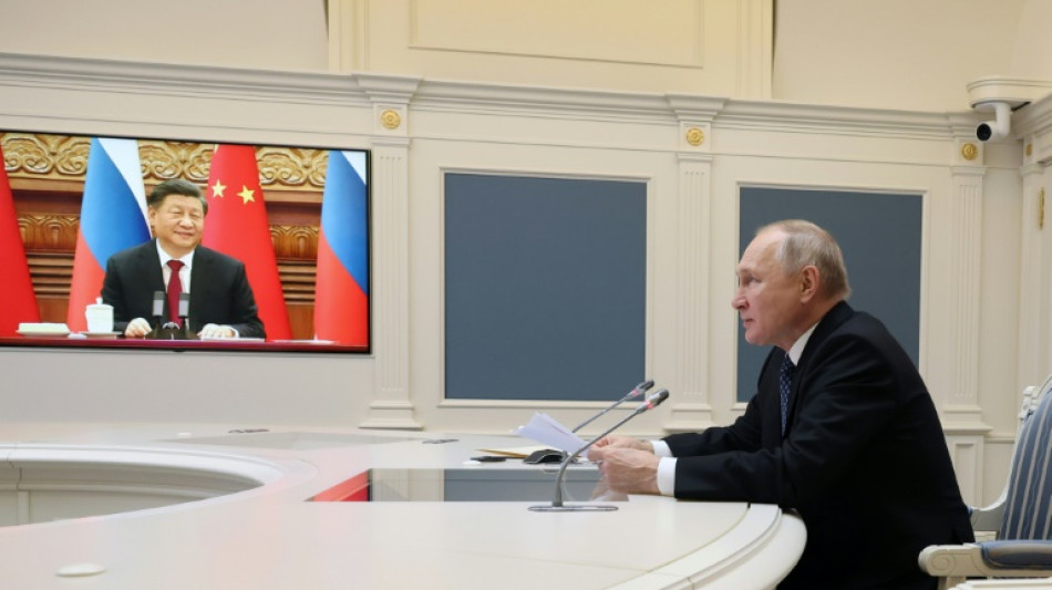 Putin dice a Xi que quiere reforzar la cooperaci&oacute;n militar ruso-china