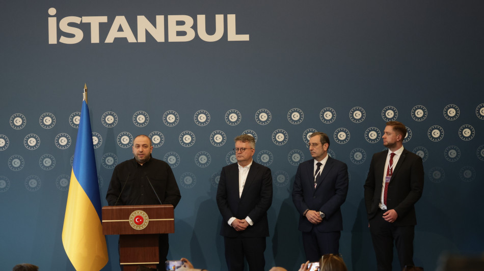 Kiev chiede tregua di un mese e un incontro Putin-Zelensky