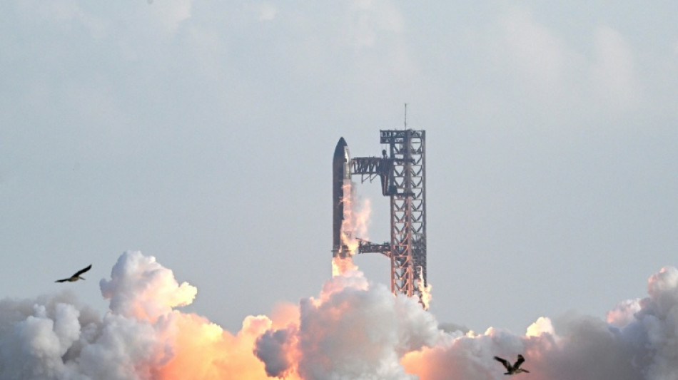 SpaceX lan&ccedil;a seu megafoguete Starship em voo bem-sucedido de prova