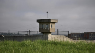 Plusieurs prisons vis&eacute;es par des incendies de v&eacute;hicules ou des tirs, l'antiterrorisme saisi