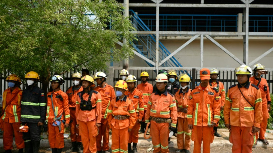 Schweigeminute f&uuml;r Erdbebenopfer in Myanmar