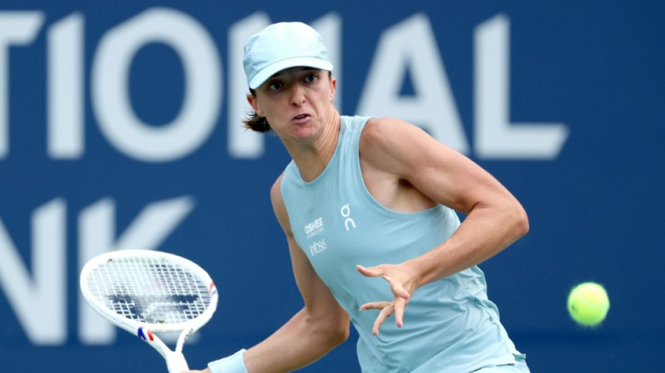 Swiatek dominates Shnaider to set up Toronto semi with Svitolina