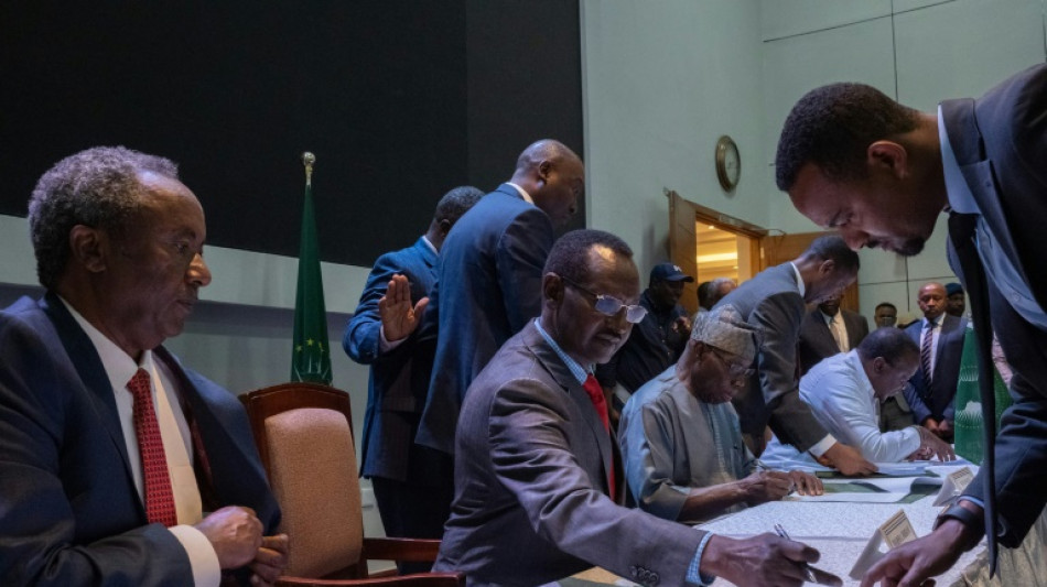 Ethiopie: les rebelles du Tigr&eacute; ont commenc&eacute; &agrave; rendre leurs armes lourdes