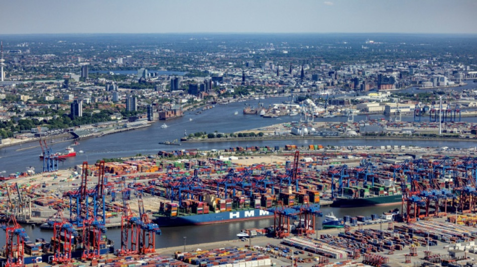 Ein Toter und mehrere Schwerverletzte bei Kollision von Bus und Bahn in Hamburg