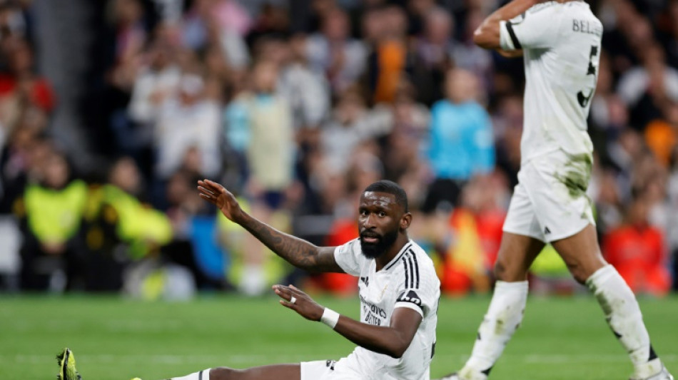 R&uuml;diger vai perder restante da temporada ap&oacute;s cirurgia no joelho